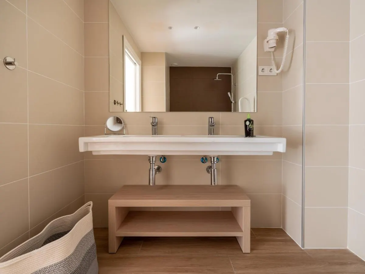 Hotel Limehome Barcelona Carrer De Besalu 82