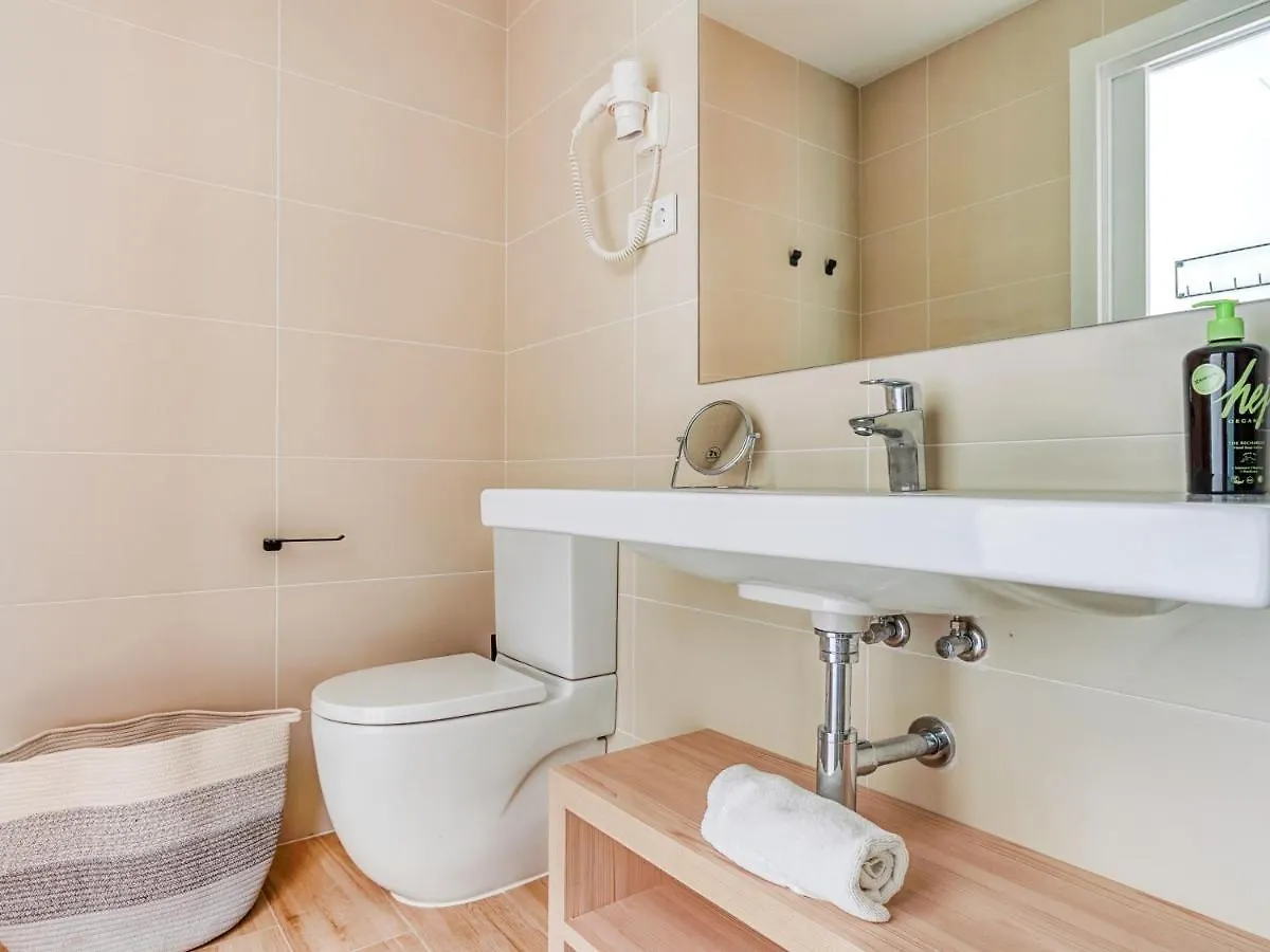 Limehome Barcelona Carrer De Besalu 82 Hotel