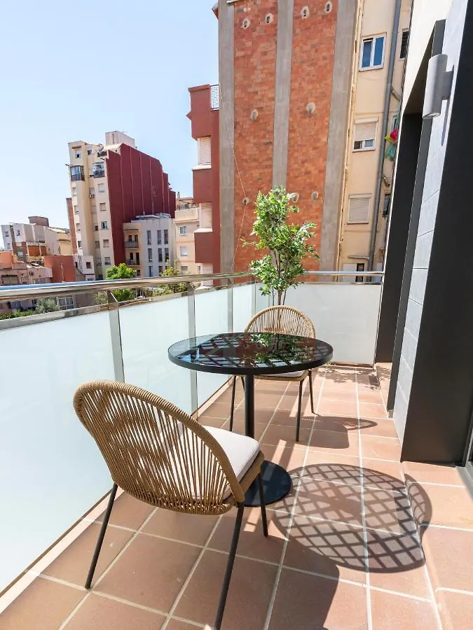 Hotel Limehome Barcelona Carrer De Besalu 82
