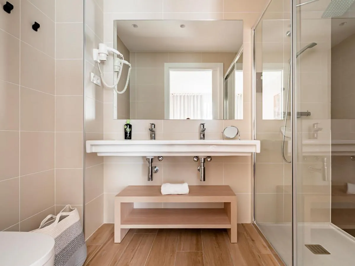 Limehome Barcelona Carrer De Besalu 82 0*,