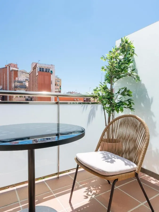 Limehome Barcelona Carrer De Besalu 82 Hotel