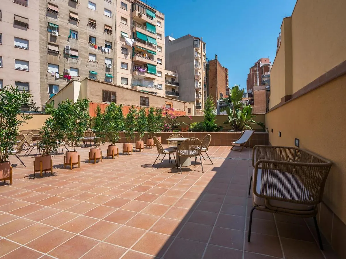 Hotel limehome Barcelona Carrer de Besalú 82